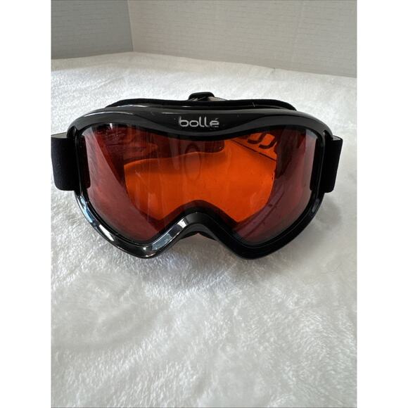 Bolle Ski Snowboard Goggles Rose Lens Black Frames Winter Sport - Picture 1 of 5